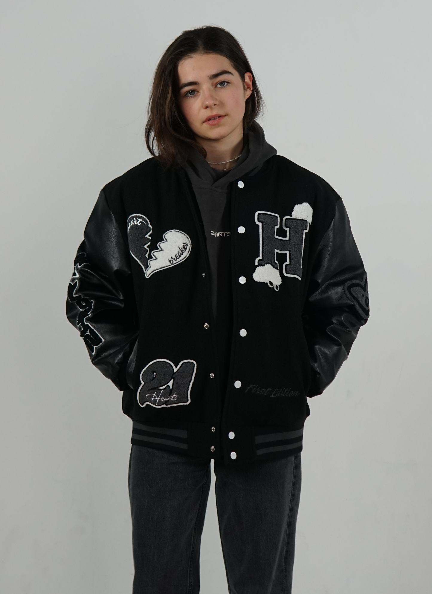 Broken Hearts Varsity Jacke Schwarz